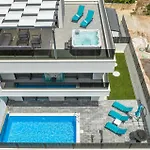 Front In Holiday home
